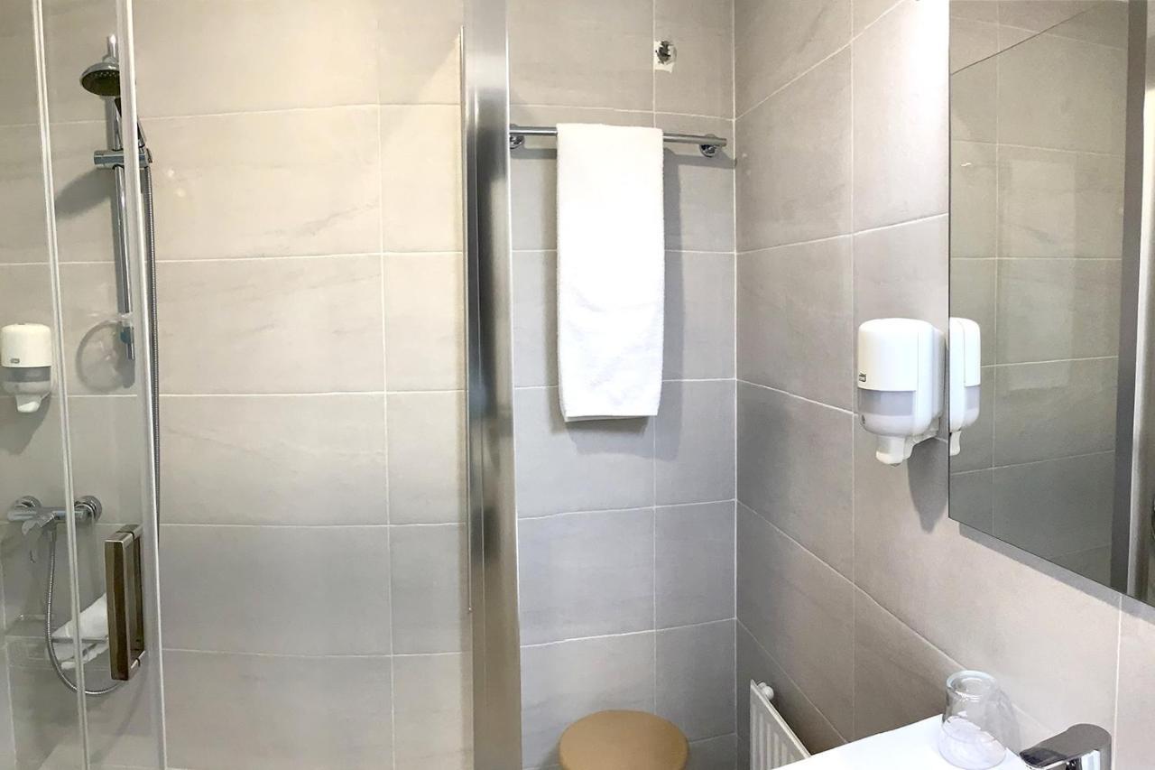 Pension Donostiarra San Sebastian Bagian luar foto