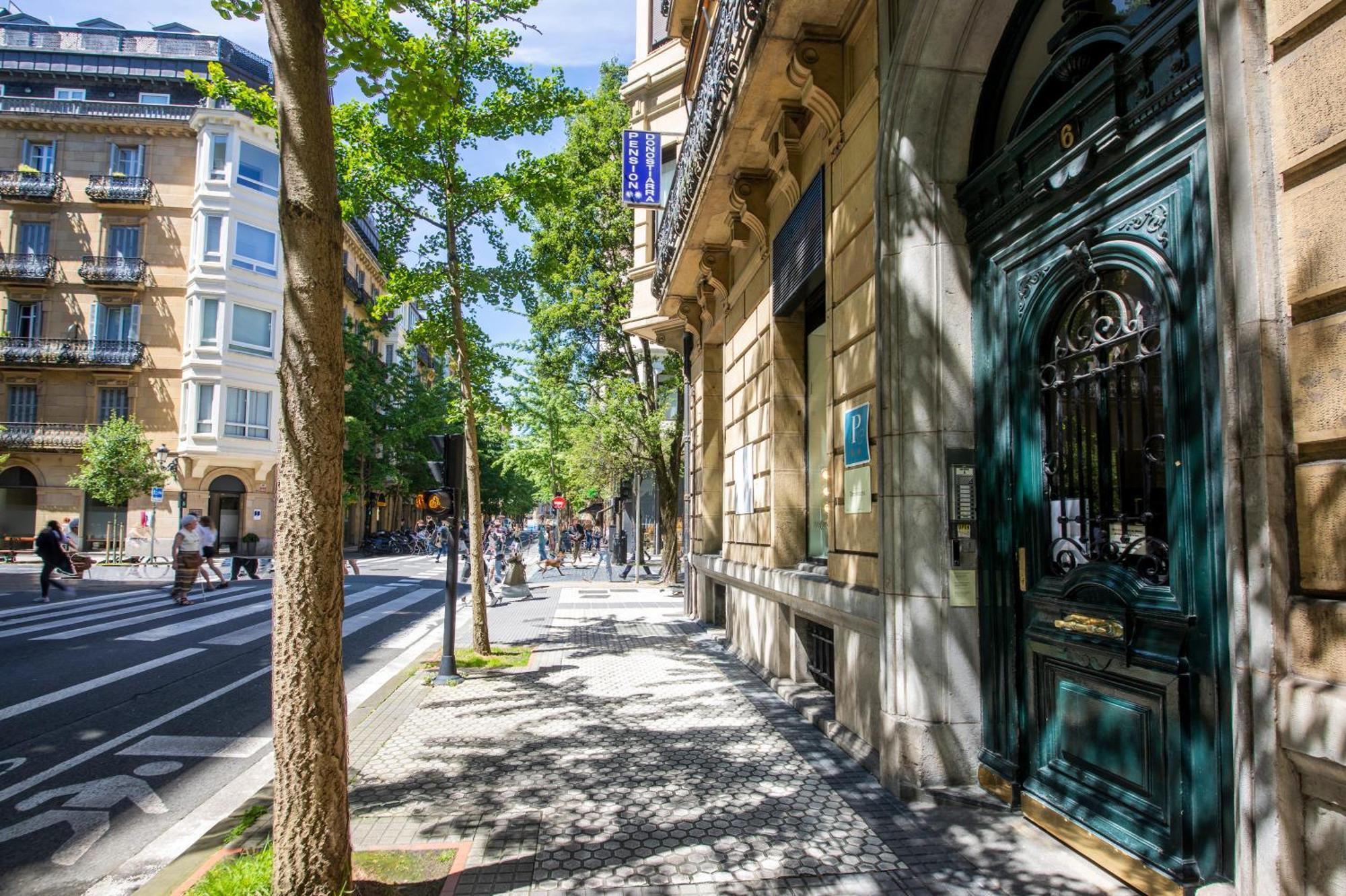 Pension Donostiarra San Sebastian Bagian luar foto