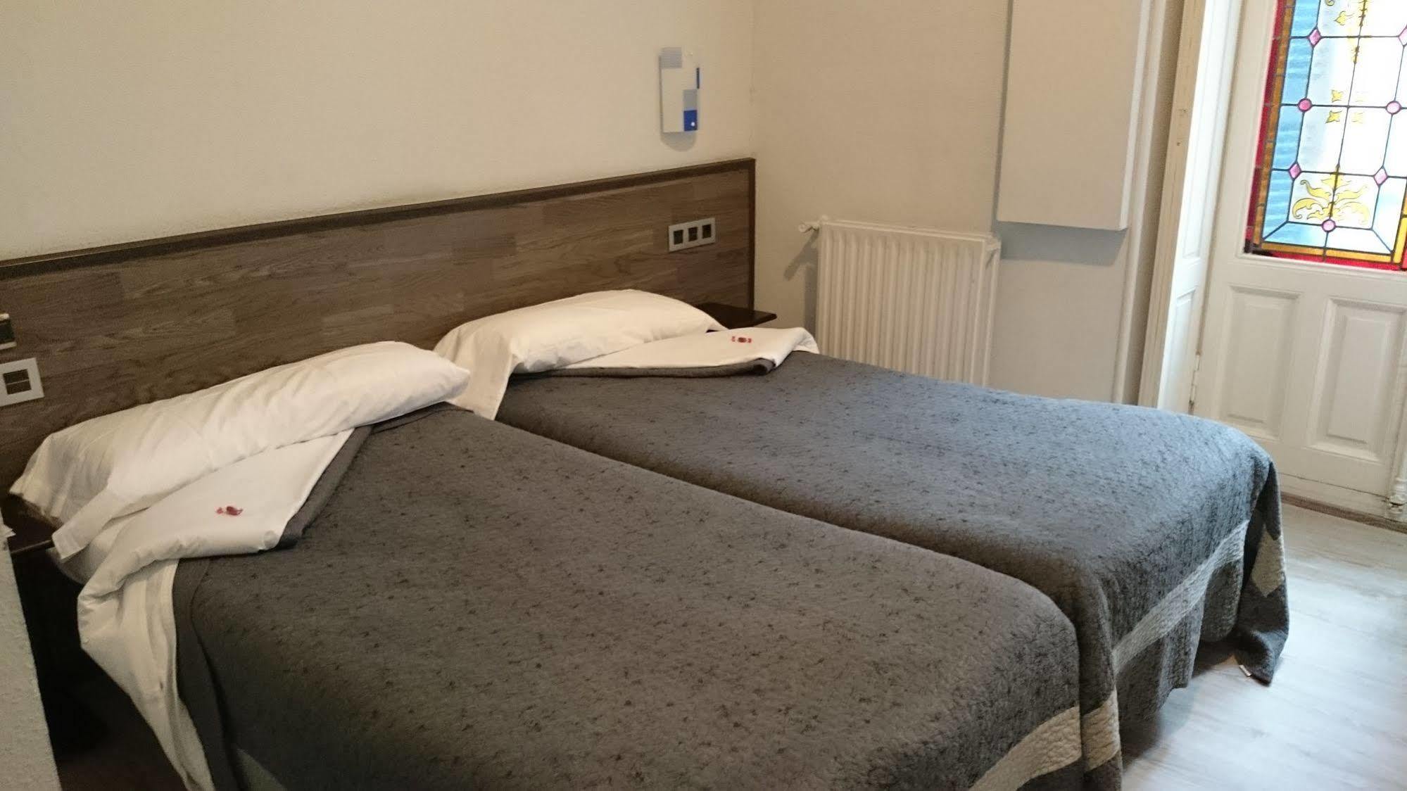 Pension Donostiarra San Sebastian Bagian luar foto