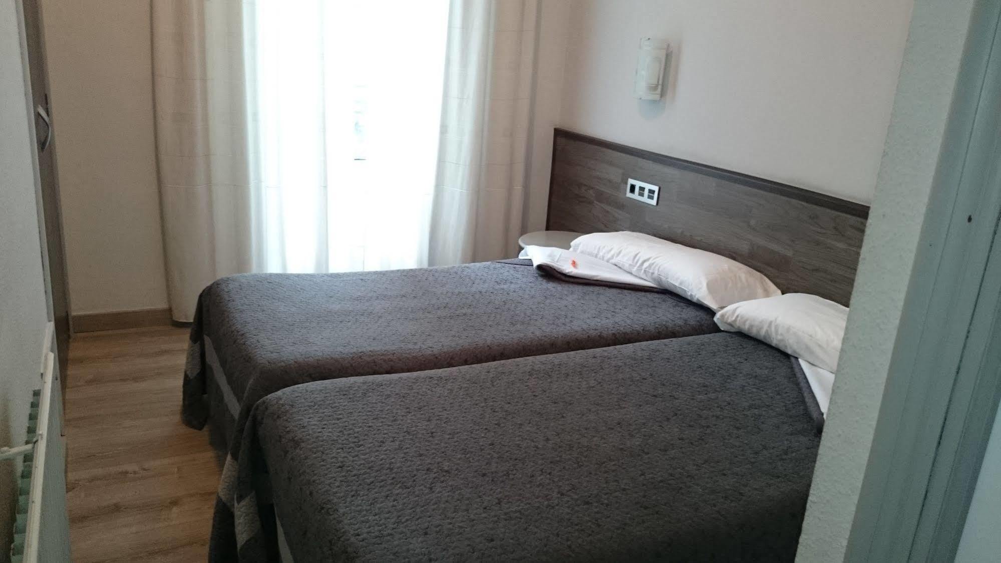 Pension Donostiarra San Sebastian Bagian luar foto